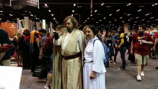 Luke and Leia Cosplay